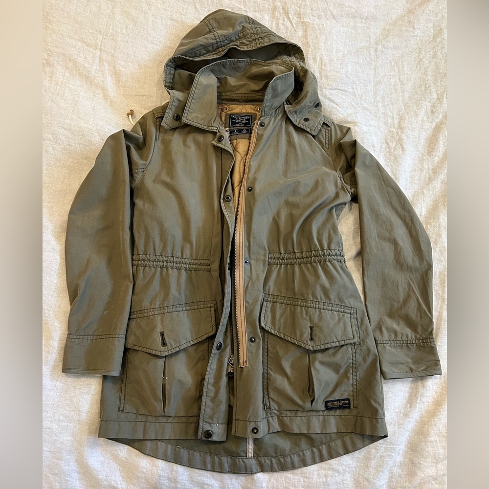 Water resistant Abercrombie cargo green jacket